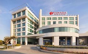 Ramada Hotel&Suites by Wyndham Izmir Kemalpasa